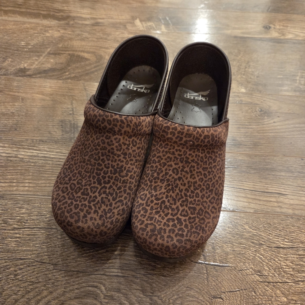 Dansko Animal Print Clogs - Size 40 - Picture 3 of 7